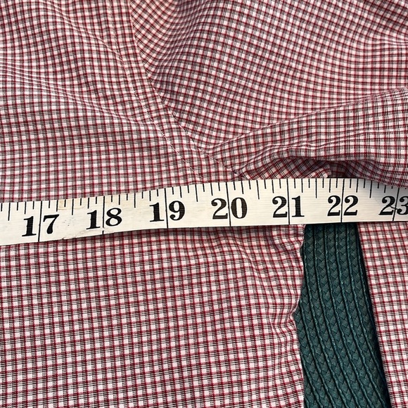 NWOT Express button down shirt
Excellent Condition size M
Color Red
#91A - Picture 3 of 6